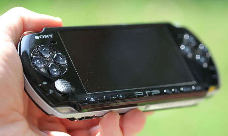 Sony PSP Go tested: Hands-on photos - CNET