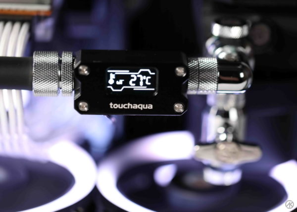 Antec_P120_Crystal_Watermark_08