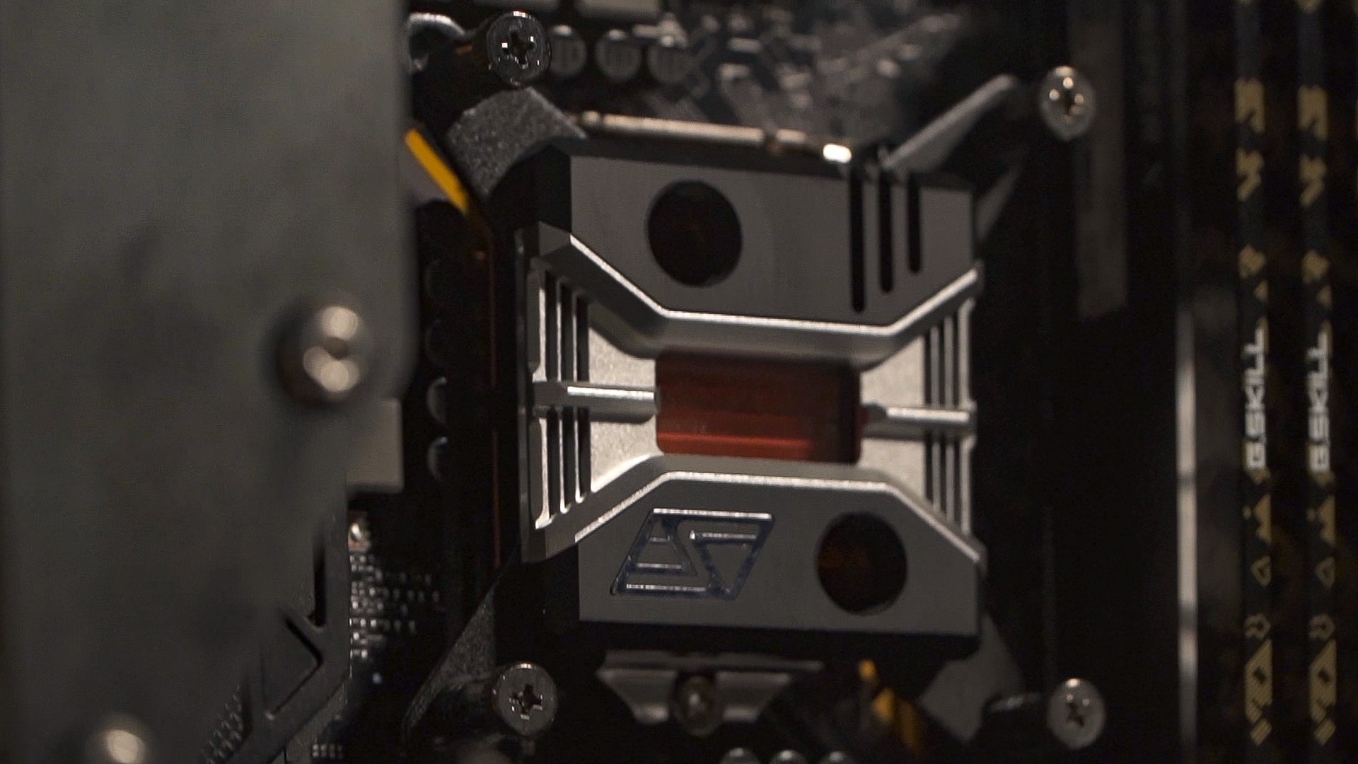 Gold_Shovel_build_06